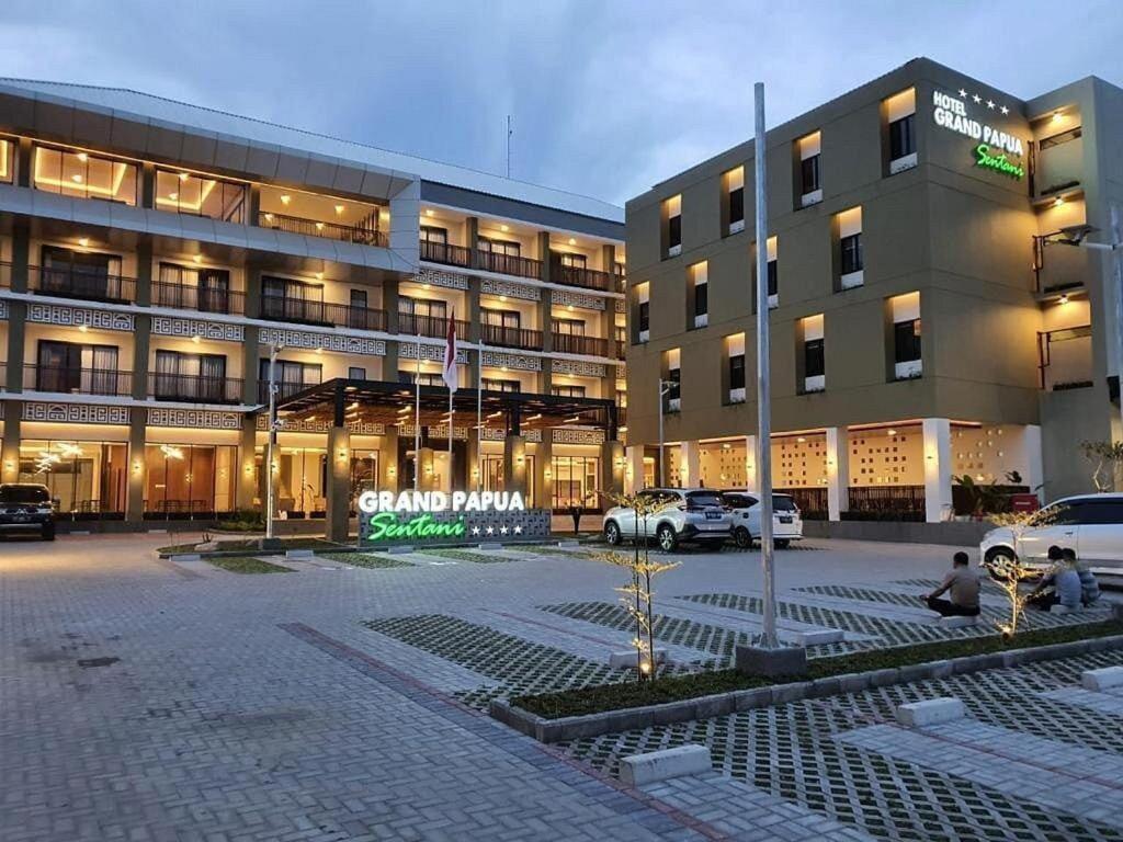 Grand Papua Hotel Sentani WEST PAPUA Екстериор снимка